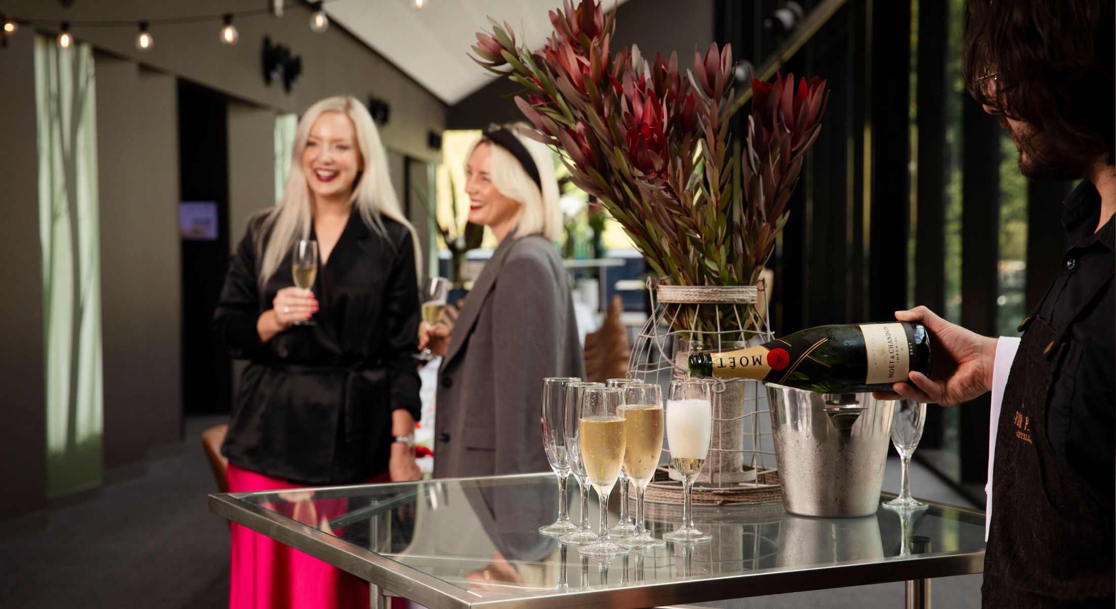 Cuzons champagne bar